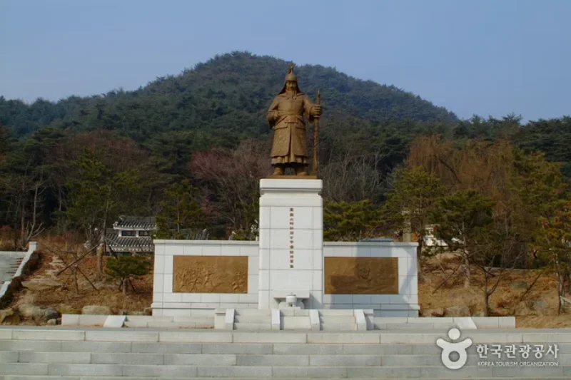 Graveyard of Sinjangjeolgong  (3/8)