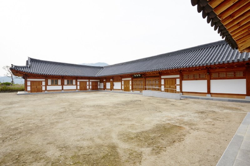 Daeseung Hanji Village & Hanok Traditional Culture Experience Center (대승한지마을한옥전통문화체험관) [한국관광품질인증제/ Korea Quality] (5/19)