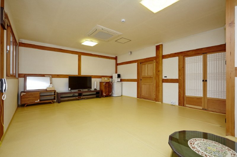 Daeseung Hanji Village & Hanok Traditional Culture Experience Center (대승한지마을한옥전통문화체험관) [한국관광품질인증제/ Korea Quality] (12/19)