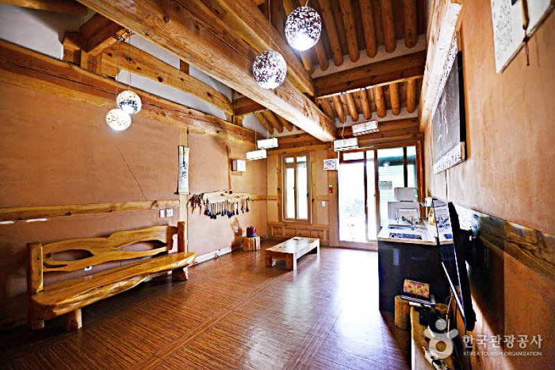 Paroho Hanok Pension (파로호한옥펜션) [한국관광품질인증제/ Korea Quality] (2/32)