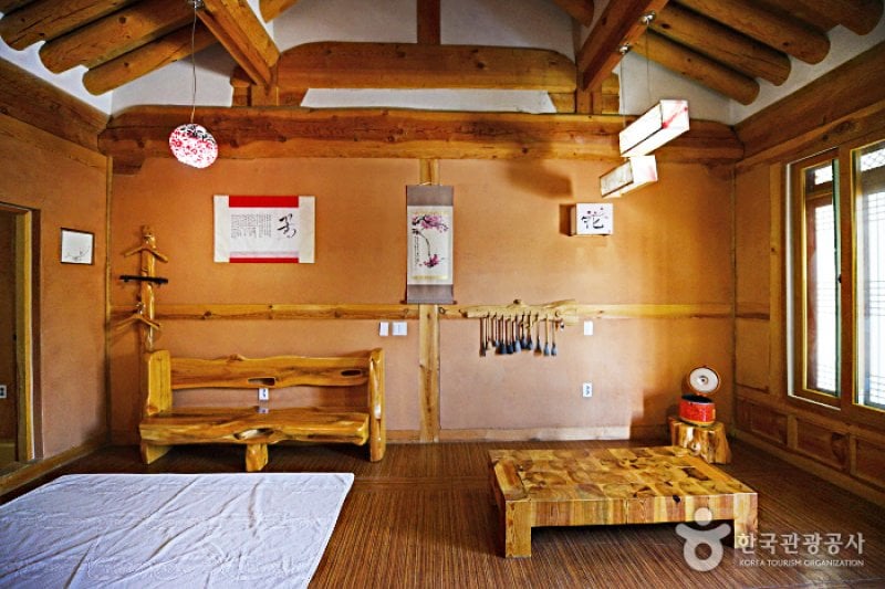 Paroho Hanok Pension (파로호한옥펜션) [한국관광품질인증제/ Korea Quality] (3/32)