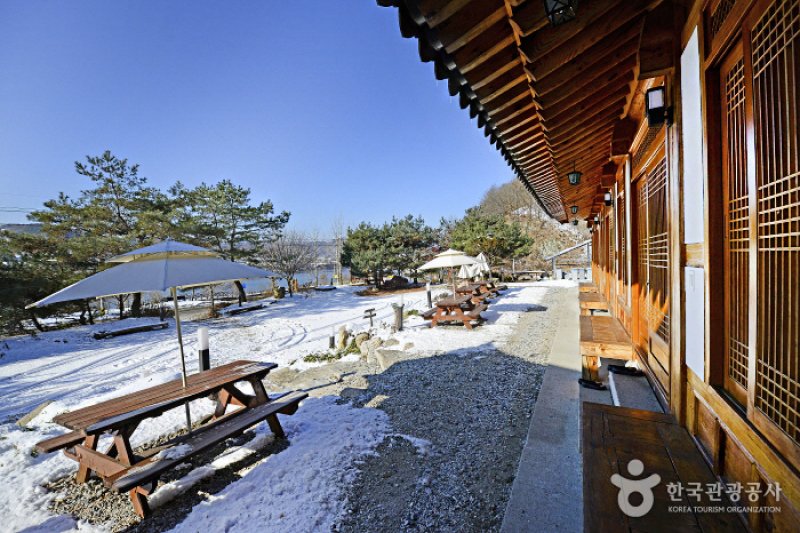 Paroho Hanok Pension (파로호한옥펜션) [한국관광품질인증제/ Korea Quality] (6/32)