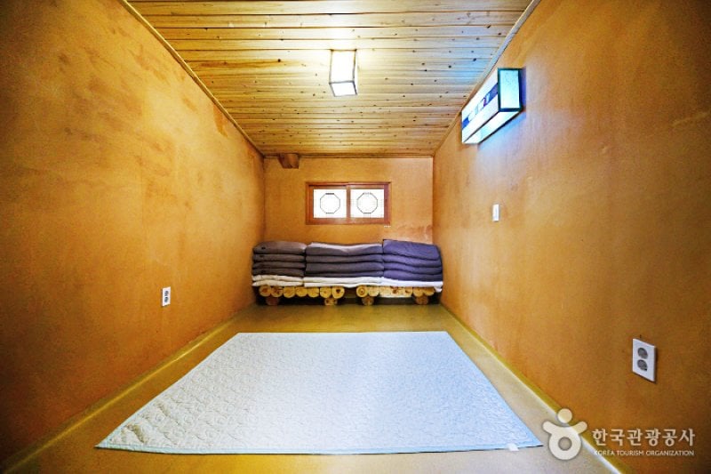Paroho Hanok Pension (파로호한옥펜션) [한국관광품질인증제/ Korea Quality] (10/32)