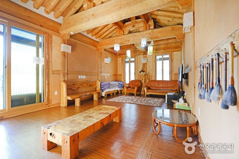 Paroho Hanok Pension (파로호한옥펜션) [한국관광품질인증제/ Korea Quality] (13/32)