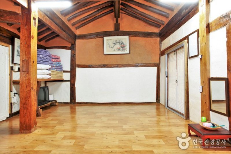 Suncheonman Bay Haeryongseong Fortress Gotaek (Old House) (순천만해룡성고택)[한국관광품질인증/Korea Quality] (2/41)