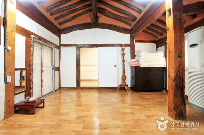 Suncheonman Bay Haeryongseong Fortress Gotaek (Old House) (순천만해룡성고택)[한국관광품질인증/Korea Quality] (3/41)