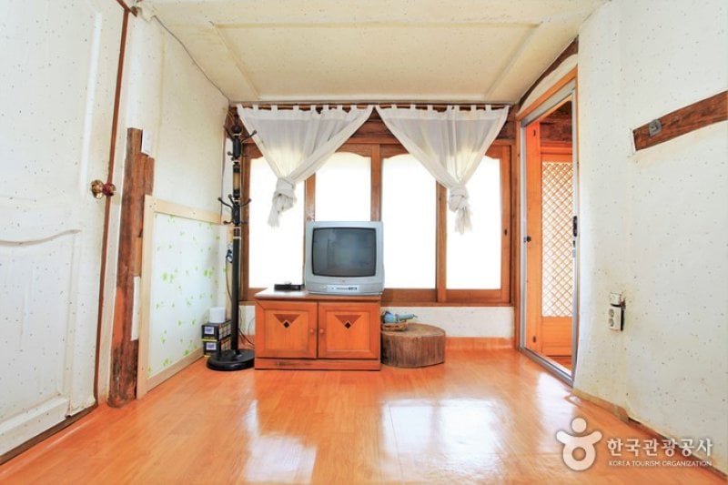 Suncheonman Bay Haeryongseong Fortress Gotaek (Old House) (순천만해룡성고택)[한국관광품질인증/Korea Quality] (5/41)