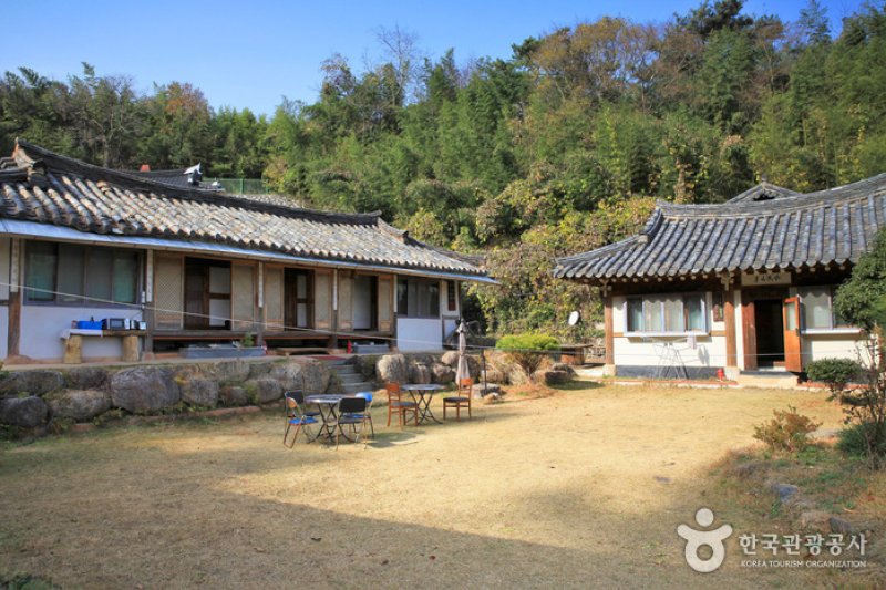Suncheonman Bay Haeryongseong Fortress Gotaek (Old House) (순천만해룡성고택)[한국관광품질인증/Korea Quality] (15/41)