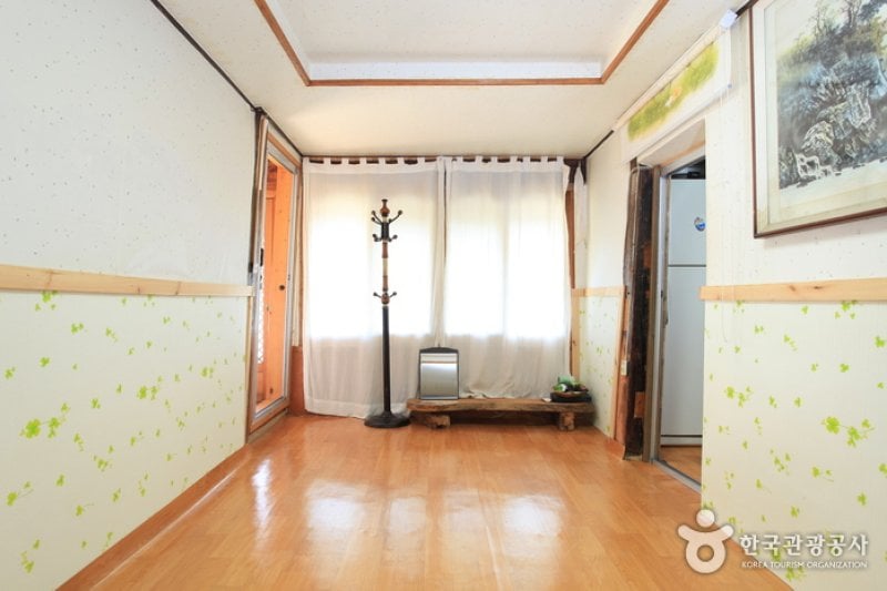 Suncheonman Bay Haeryongseong Fortress Gotaek (Old House) (순천만해룡성고택)[한국관광품질인증/Korea Quality] (19/41)