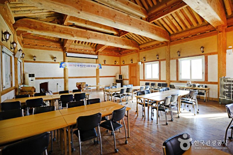 Hwacheon Hanok School (화천한옥학교)[한국관광품질인증제/ Korea Quality] (2/12)