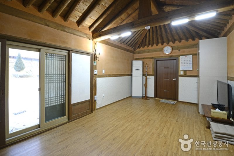 Pungduck Old House (풍덕고택)[한국관광품질인증제/ Korea Quality] (4/11)