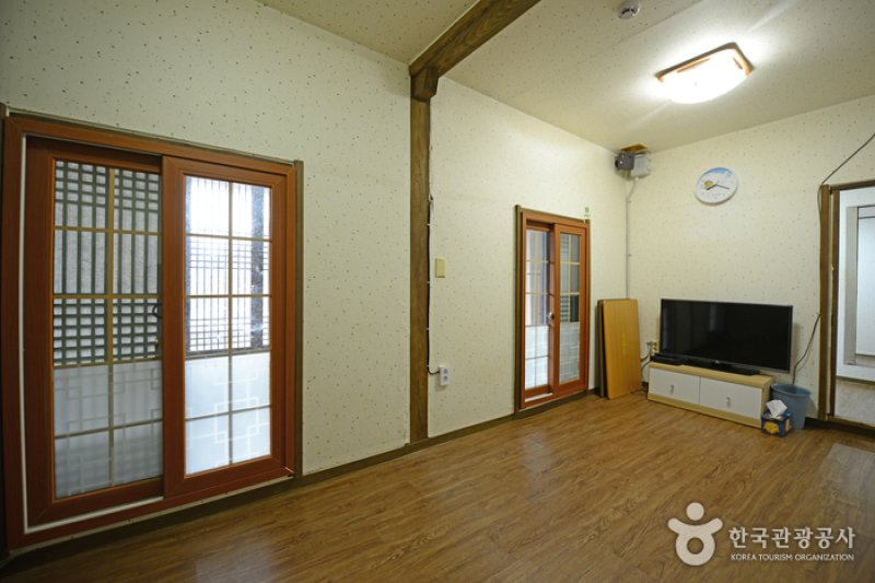 Pungduck Old House (풍덕고택)[한국관광품질인증제/ Korea Quality] (8/11)