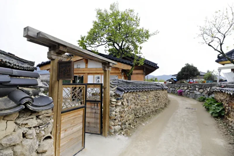 Apricot Tree House (매화나무집)[한국관광품질인증/Korea Quality] (14/15)