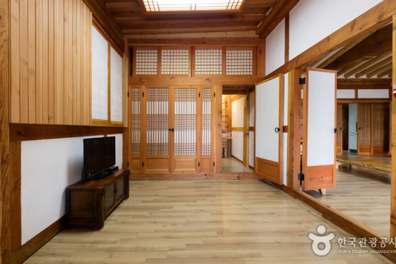 Mureungdonwon Hanok Guesthouse (Janyeonae Hanok Guesthouse) (무릉도원한옥집(자연애 한옥집))[한국관광품질인증제/ Korea Quality] (3/15)