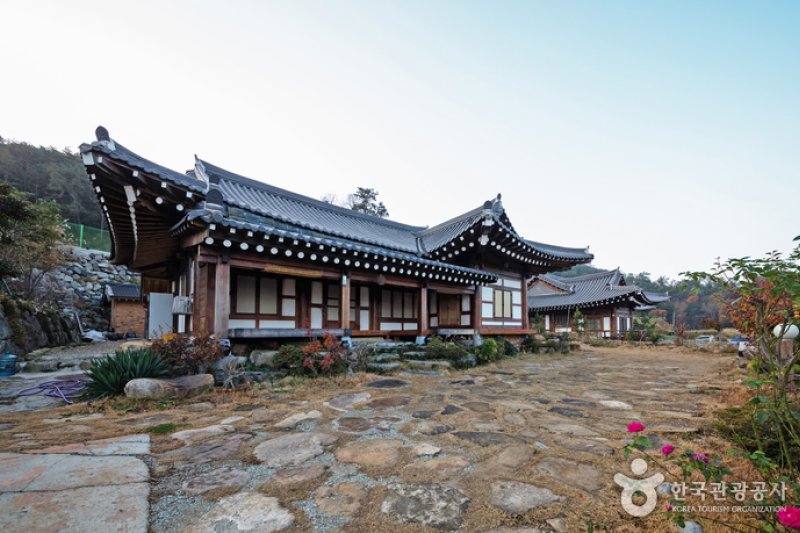 Mureungdonwon Hanok Guesthouse (Janyeonae Hanok Guesthouse) (무릉도원한옥집(자연애 한옥집))[한국관광품질인증제/ Korea Quality] (13/15)