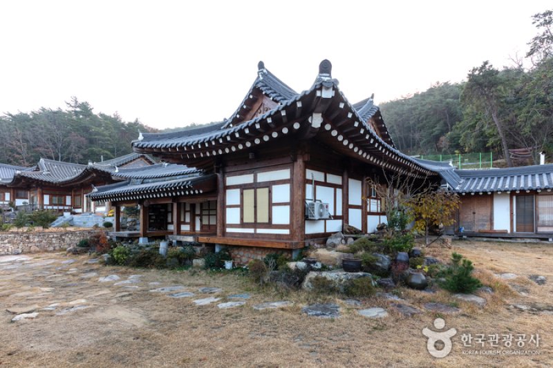 Mureungdonwon Hanok Guesthouse (Janyeonae Hanok Guesthouse) (무릉도원한옥집(자연애 한옥집))[한국관광품질인증제/ Korea Quality] (14/15)