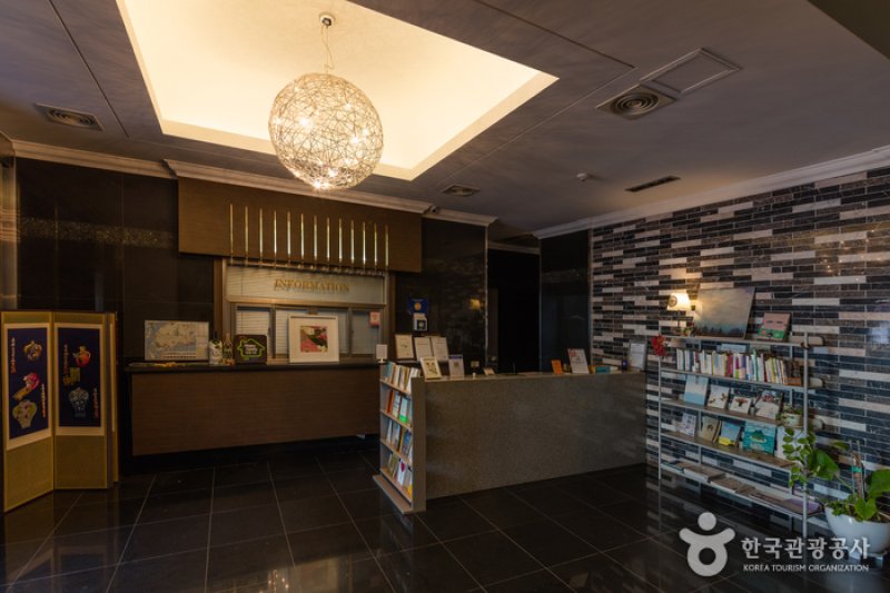 Charman Hotel (샤르망호텔)[한국관광품질인증제/ Korea Quality]
