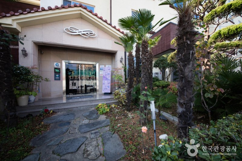 Charman Hotel (샤르망호텔)[한국관광품질인증제/ Korea Quality] (9/15)