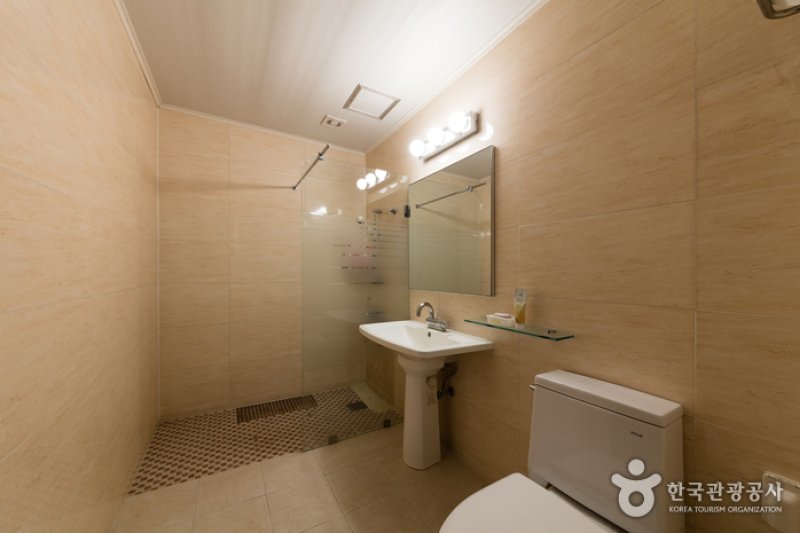 Charman Hotel (샤르망호텔)[한국관광품질인증제/ Korea Quality] (12/15)