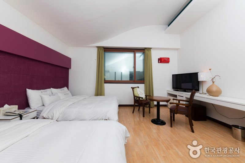 Charman Hotel (샤르망호텔)[한국관광품질인증제/ Korea Quality] (14/15)