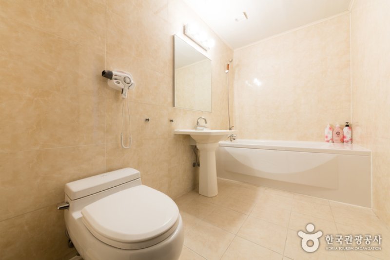 Charman Hotel (샤르망호텔)[한국관광품질인증제/ Korea Quality] (15/15)