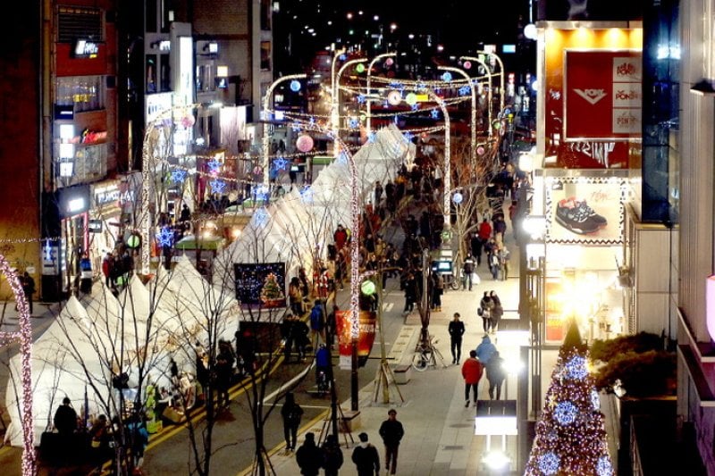 Sinchon  Christmas Market (신촌 크리스마스마켓) (5/17)