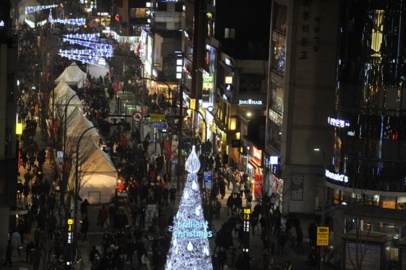 Sinchon  Christmas Market (신촌 크리스마스마켓) (6/17)