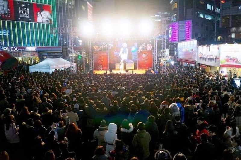 Sinchon  Christmas Market (신촌 크리스마스마켓) (7/17)
