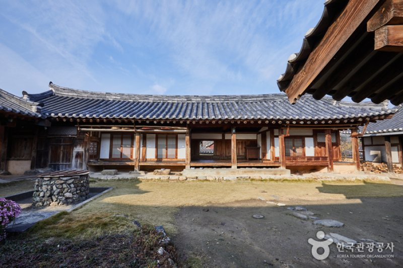 The Old House of Ildu in Hamyang (함양일두고택)[한국관광품질인증/Korea Quality] (1/11)