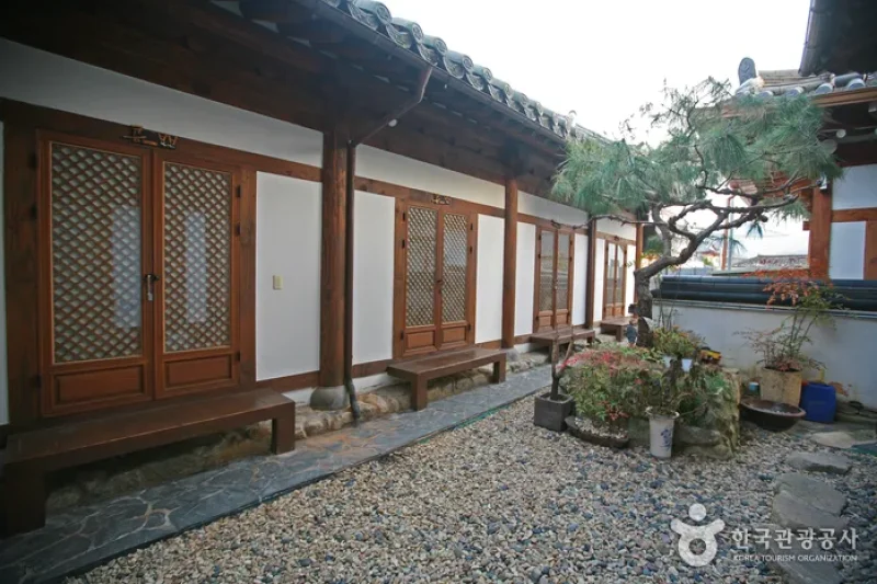 Agbae (아그배)[한국관광품질인증제/ Korea Quality] (10/11)