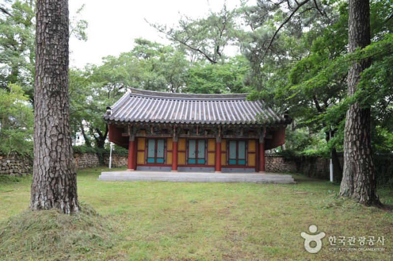 Gokseong Dangunjeon Shrine  (2/6)