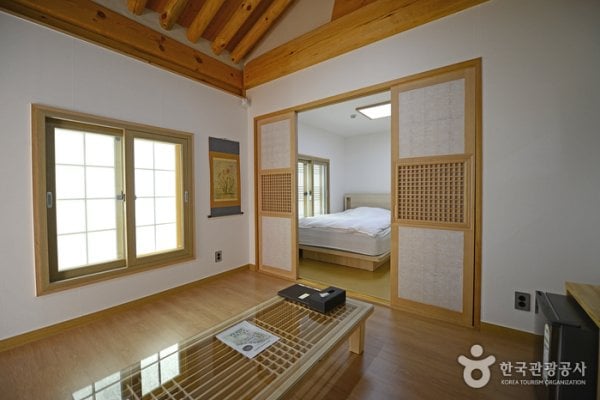 Gangneung City Hall (Gangneung Ojuk Hanok Village) (강릉시청(강릉오죽한옥마을))[한국관광품질인증제/ Korea Quality]