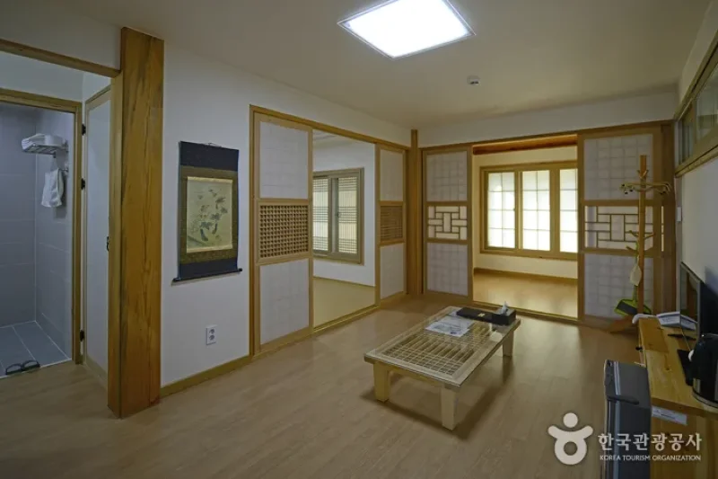 Gangneung City Hall (Gangneung Ojuk Hanok Village) (강릉시청(강릉오죽한옥마을))[한국관광품질인증제/ Korea Quality] (9/13)
