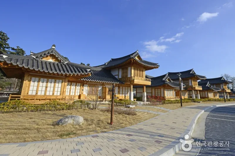 Gangneung City Hall (Gangneung Ojuk Hanok Village) (강릉시청(강릉오죽한옥마을))[한국관광품질인증제/ Korea Quality] (11/13)