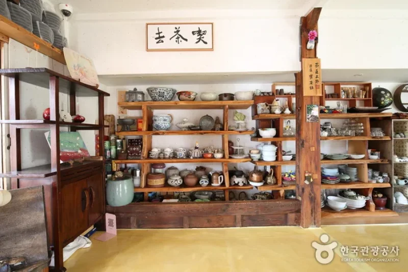 The Old House of Cheongwon (Cheongwondang) (청원당)[한국관광품질인증제/ Korea Quality] (4/12)
