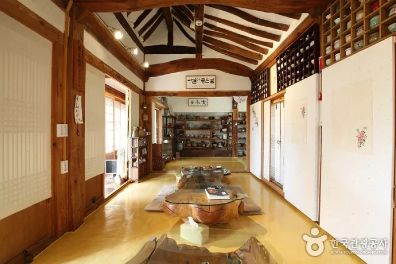 The Old House of Cheongwon (Cheongwondang) (청원당)[한국관광품질인증제/ Korea Quality] (5/12)