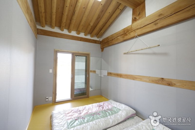 Gyeongju Hanok Ilbeonga (Gyeonju Hanok 1st) (경주 한옥 1번가)[한국관광품질인증제/ Korea Quality] (3/15)