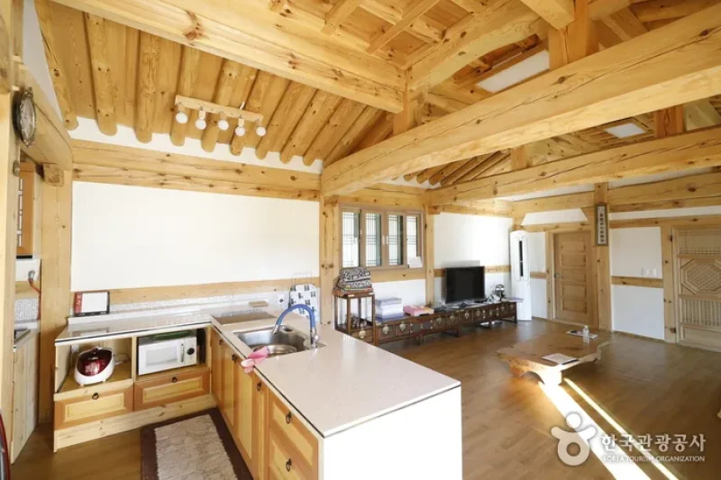 Gyeongju Hanok Ilbeonga (Gyeonju Hanok 1st) (경주 한옥 1번가)[한국관광품질인증제/ Korea Quality] (6/15)