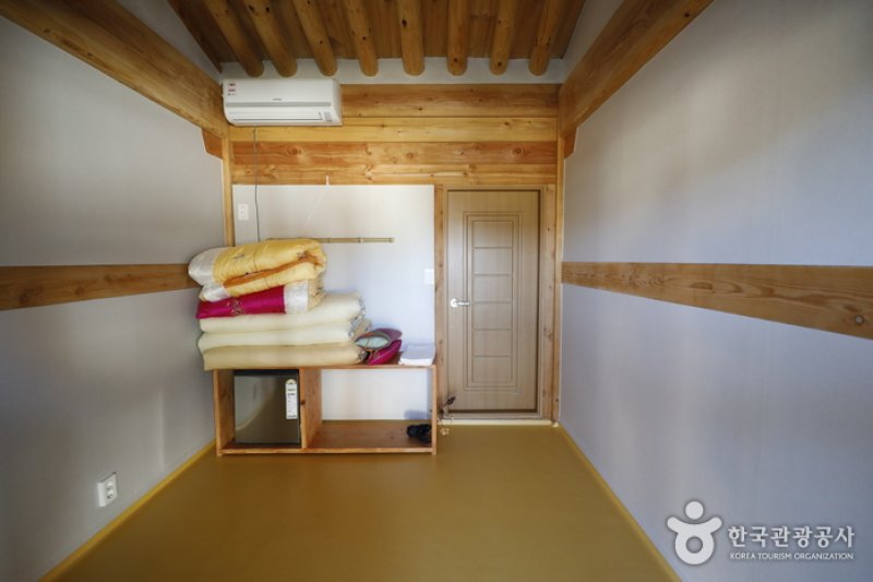 Gyeongju Hanok Ilbeonga (Gyeonju Hanok 1st) (경주 한옥 1번가)[한국관광품질인증제/ Korea Quality] (10/15)
