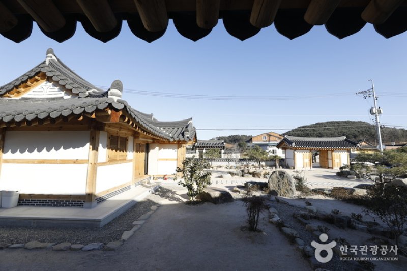 Gyeongju Hanok Ilbeonga (Gyeonju Hanok 1st) (경주 한옥 1번가)[한국관광품질인증제/ Korea Quality] (15/15)