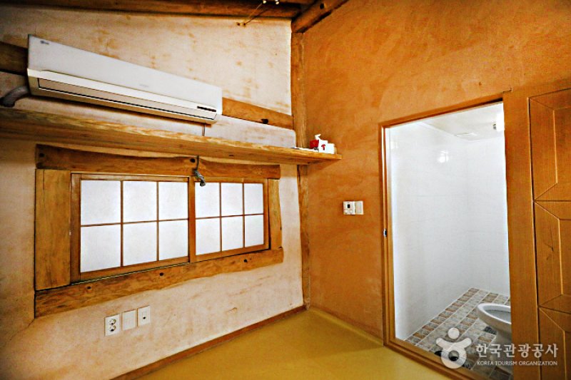 Gyeongju Hanok Pension Gutoran (경주한옥펜션 구토란)[한국관광품질인증제/ Korea Quality] (2/9)