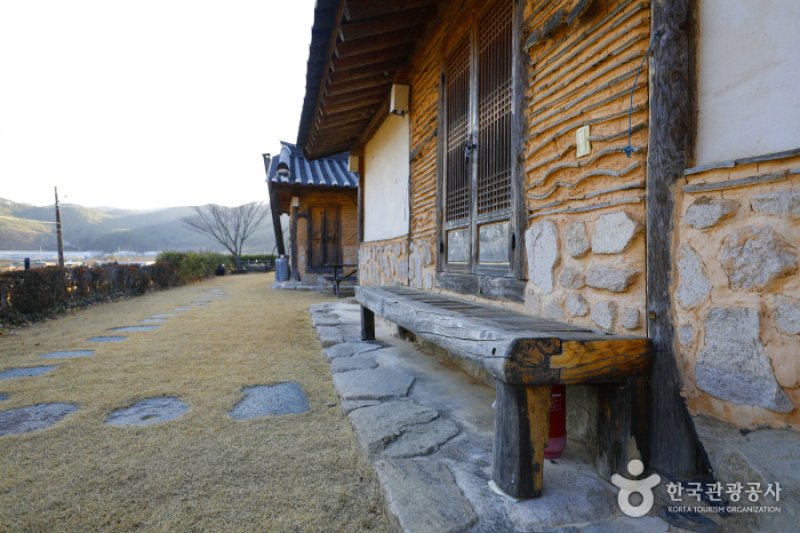 Gyeongju Hanok Pension Gutoran (경주한옥펜션 구토란)[한국관광품질인증제/ Korea Quality] (4/9)