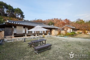 The Old House of Jeong Clan in Woomyeong-ri (Hyo-ri House) (우명리 정씨고가(효리댁))[한국관광품질인증/Korea Quality]