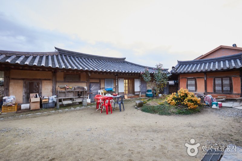 The Old House of Jeong Clan in Woomyeong-ri (Hyo-ri House) (우명리 정씨고가(효리댁))[한국관광품질인증/Korea Quality] (12/13)