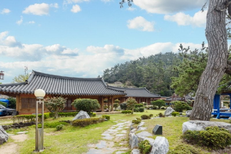 Oedaldo Hanok Pension (외달도 한옥민박) [한국관광품질인증/Korea Quality] (1/19)