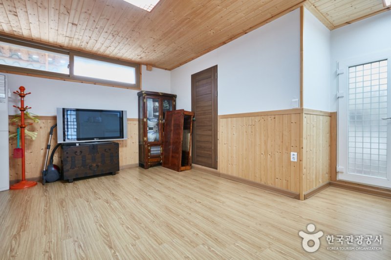 Wonhak Goga (Wonhak Old House) (원학고가) [한국관광품질인증/Korea Quality]