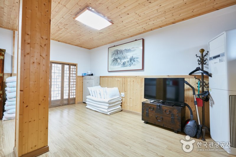 Wonhak Goga (Wonhak Old House) (원학고가) [한국관광품질인증/Korea Quality]