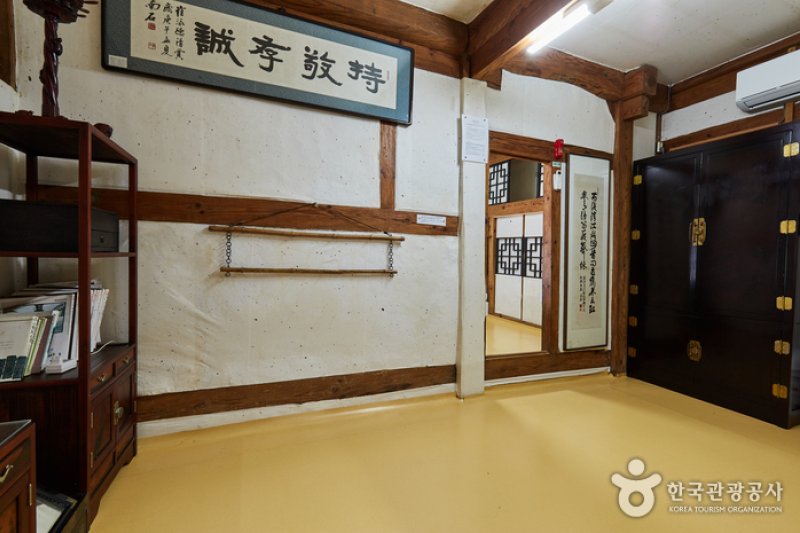 The Old House of Choi Pilgan in Goseong (고성 최필간고택) [한국관광품질인증/Korea Quality] (7/16)