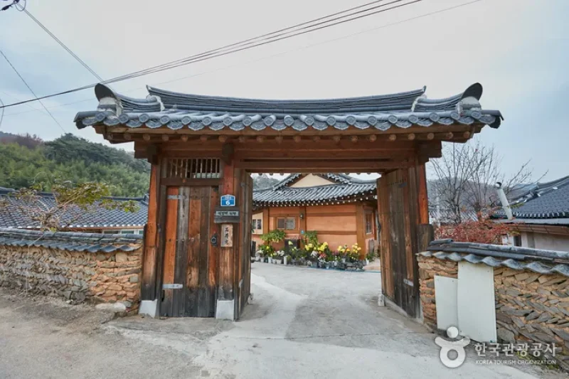 Gaesil Village Farming Association Corporation (Seokjeongdaek House) (개실마을영농조합법인 석정댁)[한국관광품질인증제/ Korea Quality] (6/11)
