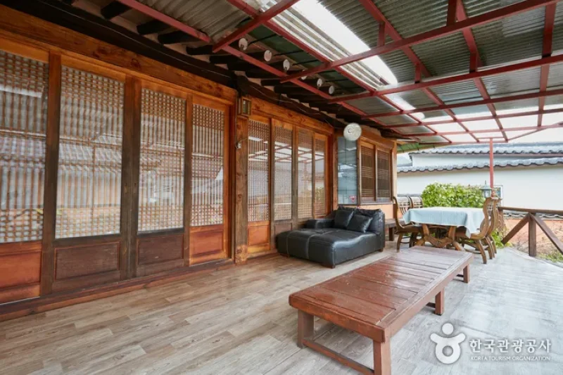 Gaesil Village Farming Association Corporation (Seokjeongdaek House) (개실마을영농조합법인 석정댁)[한국관광품질인증제/ Korea Quality] (11/11)